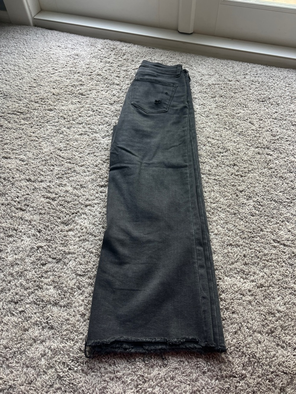 Black Ankle-Length Cropped Jeans - Classic Straight Fit